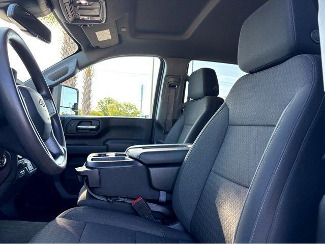 2024 Chevrolet Silverado 2500HD 4WD Crew Cab Standard Bed Custom