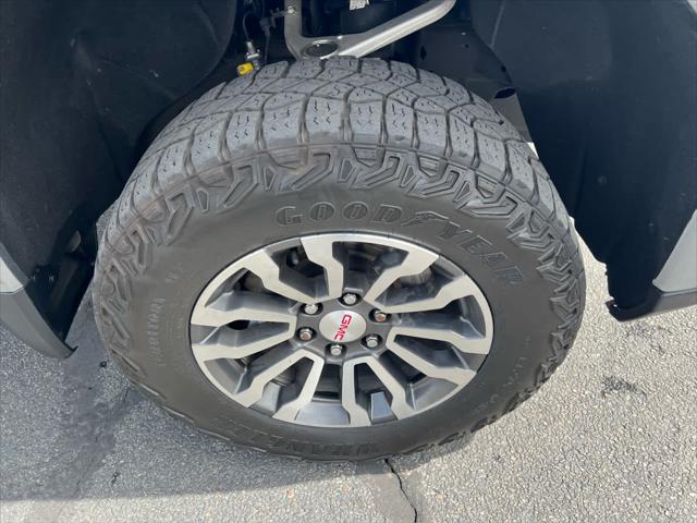 2023 GMC Sierra 1500 4WD Crew Cab Short Box AT4