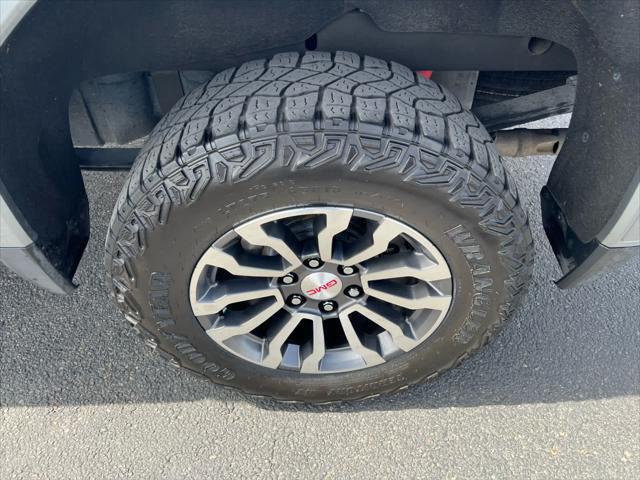 2023 GMC Sierra 1500 4WD Crew Cab Short Box AT4