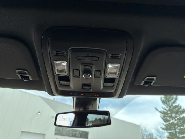 2022 Chevrolet Suburban 4WD Premier
