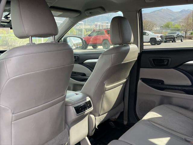 2015 Toyota Highlander LE V6