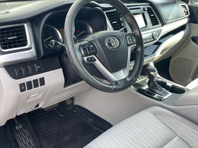 2015 Toyota Highlander LE V6