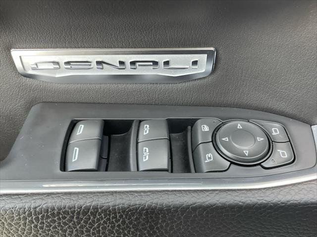 2022 GMC Sierra 1500 4WD Crew Cab Short Box Denali