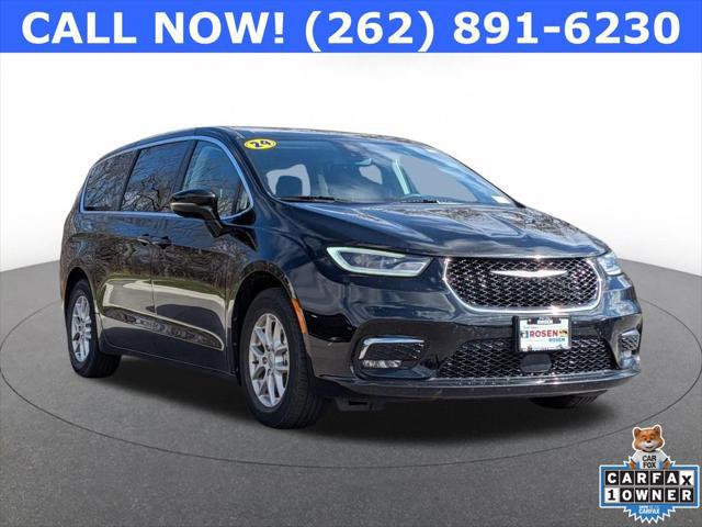 2024 Chrysler Pacifica Touring L for sale in KENOSHA, WI