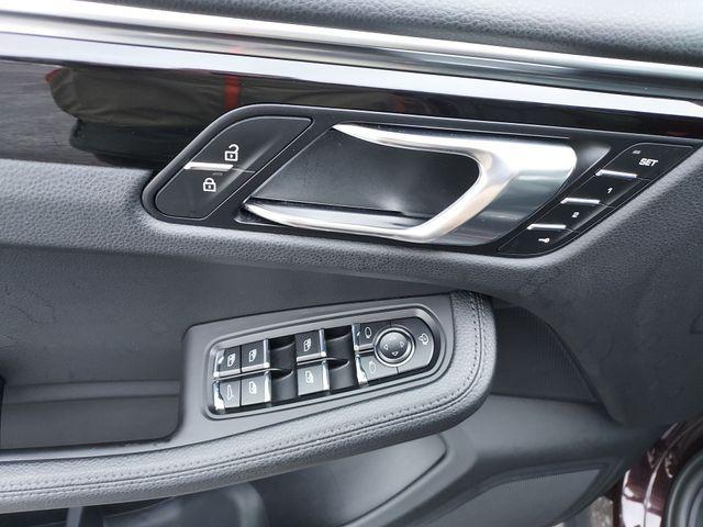 2023 Porsche Macan T