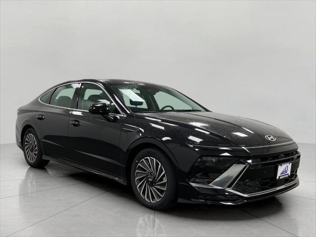 2026 Hyundai Sonata Hybrid Limited for sale in APPLETON, WI