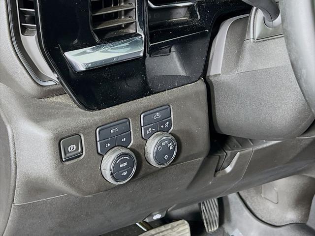 2025 Chevrolet Silverado 1500 4WD Crew Cab Short Bed LT with 2FL