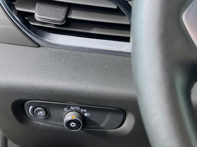 2023 Chevrolet Traverse AWD LT Cloth
