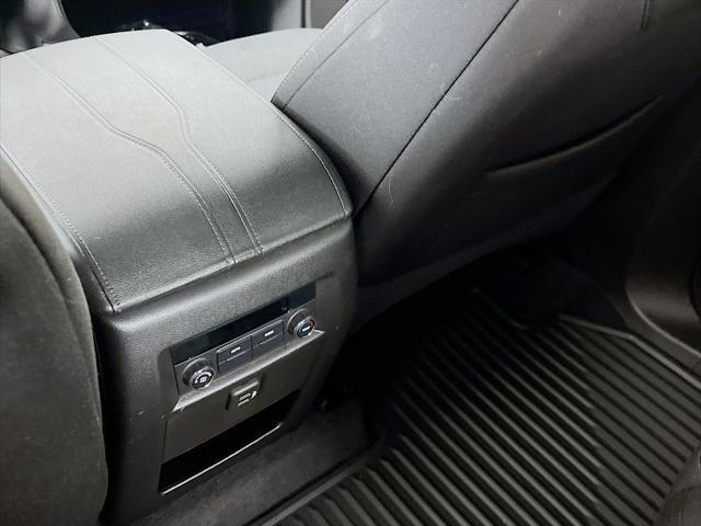 2023 Chevrolet Traverse AWD LT Cloth