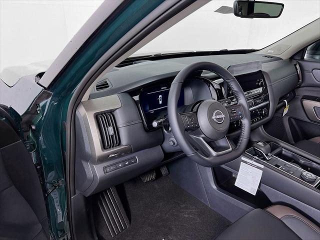 2025 Nissan Pathfinder Platinum 4WD