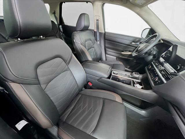 2025 Nissan Pathfinder Platinum 4WD