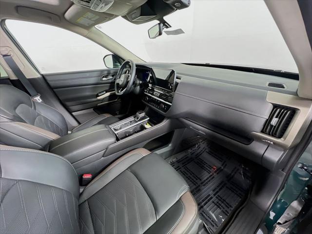 2025 Nissan Pathfinder Platinum 4WD