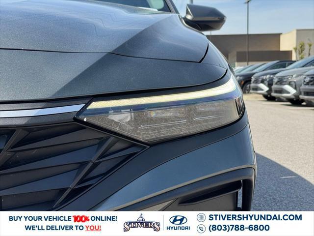 2025 Hyundai Elantra SE