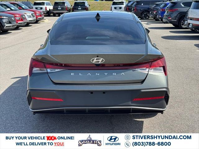 2025 Hyundai Elantra SE