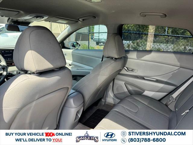 2025 Hyundai Elantra SE