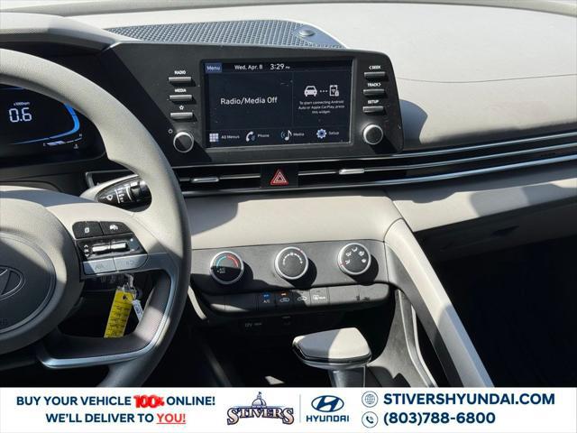 2025 Hyundai Elantra SE