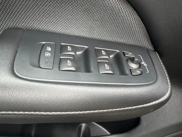 2024 Volvo S60 B5 Plus Black Edition