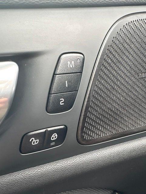 2024 Volvo S60 B5 Plus Black Edition