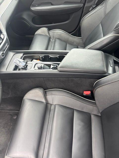 2024 Volvo S60 B5 Plus Black Edition