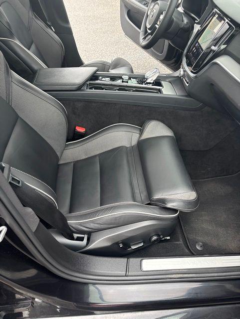 2024 Volvo S60 B5 Plus Black Edition