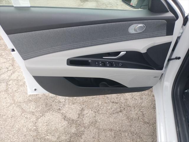 2025 Hyundai Elantra Hybrid Limited