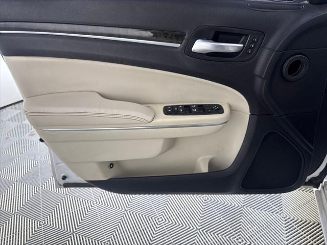 2016 Chrysler 300 C