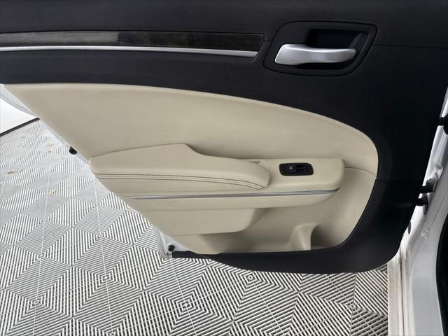 2016 Chrysler 300 C