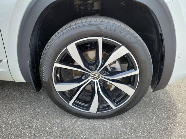 2024 Volkswagen Atlas 2.0T SEL Premium R-Line