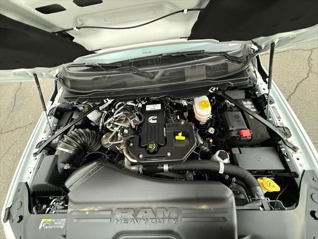 2026 Ram 3500 Limited Crew Cab 4x4 8' Box