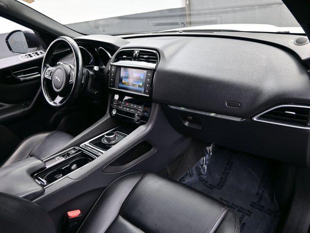 2018 Jaguar F-PACE 25t Premium