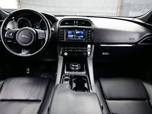 2018 Jaguar F-PACE 25t Premium