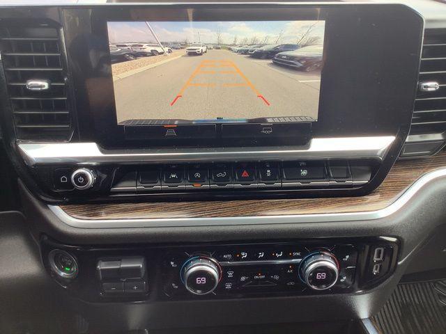 2022 GMC Sierra 1500 4WD Crew Cab Short Box Elevation