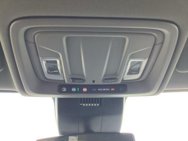 2022 GMC Sierra 1500 4WD Crew Cab Short Box Elevation