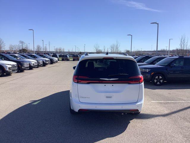 2024 Chrysler Pacifica Pinnacle