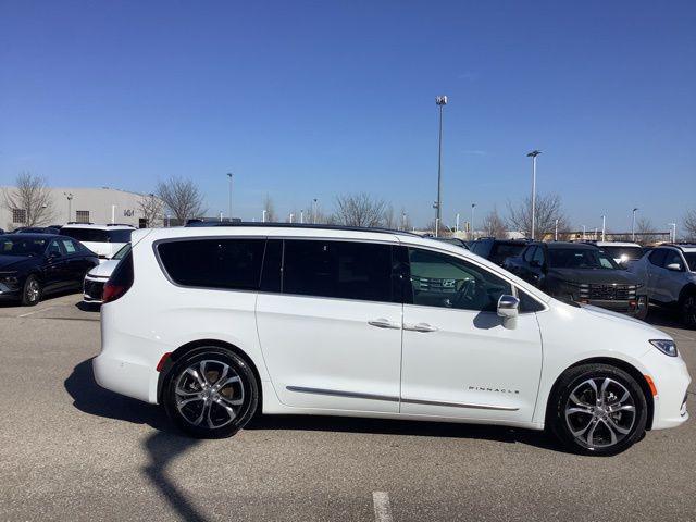 2024 Chrysler Pacifica Pinnacle