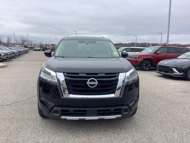 2024 Nissan Pathfinder SL 4WD