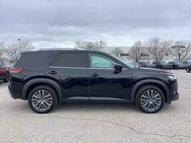 2024 Nissan Pathfinder SL 4WD