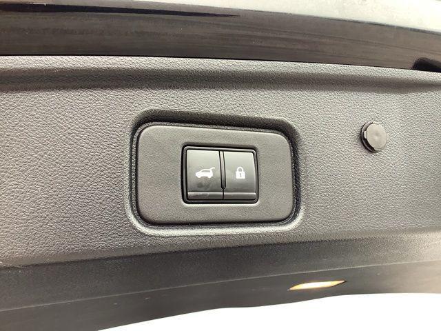 2024 Nissan Pathfinder SL 4WD