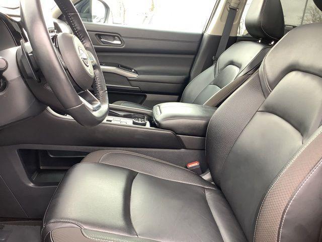2024 Nissan Pathfinder SL 4WD