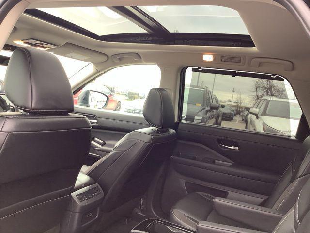 2024 Nissan Pathfinder SL 4WD