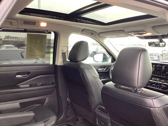 2024 Nissan Pathfinder SL 4WD
