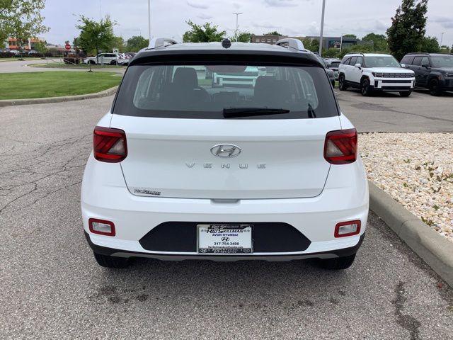 2026 Hyundai Venue SEL w/Two-Tone Roof