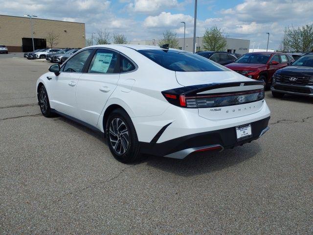 2026 Hyundai Sonata Hybrid Blue