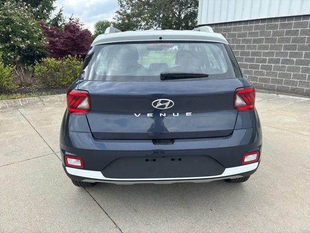 2026 Hyundai Venue SEL w/Two-Tone Roof