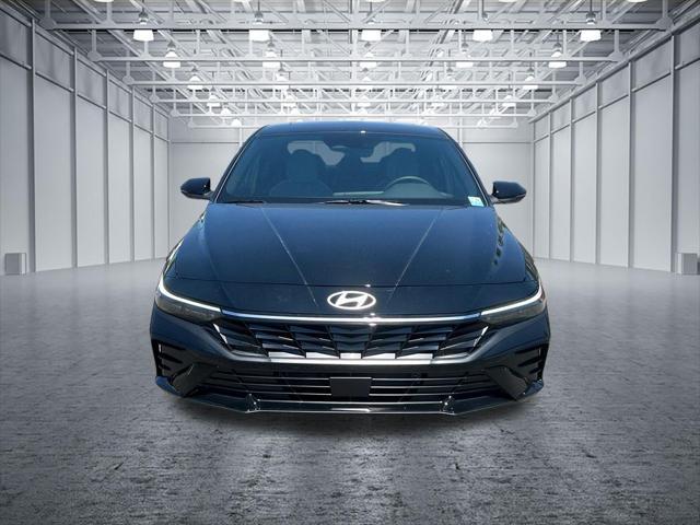 2025 Hyundai Elantra Hybrid Limited