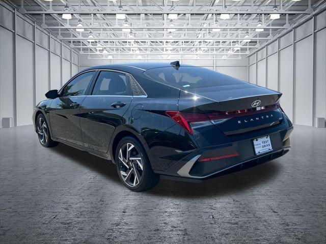 2025 Hyundai Elantra Hybrid Limited