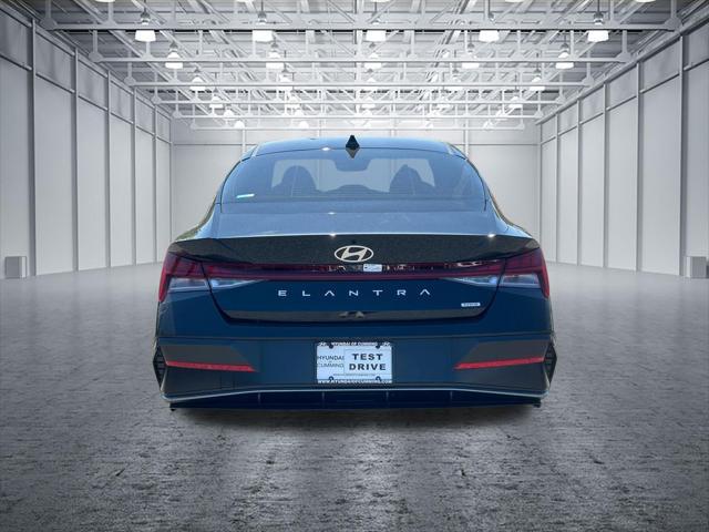 2025 Hyundai Elantra Hybrid Limited