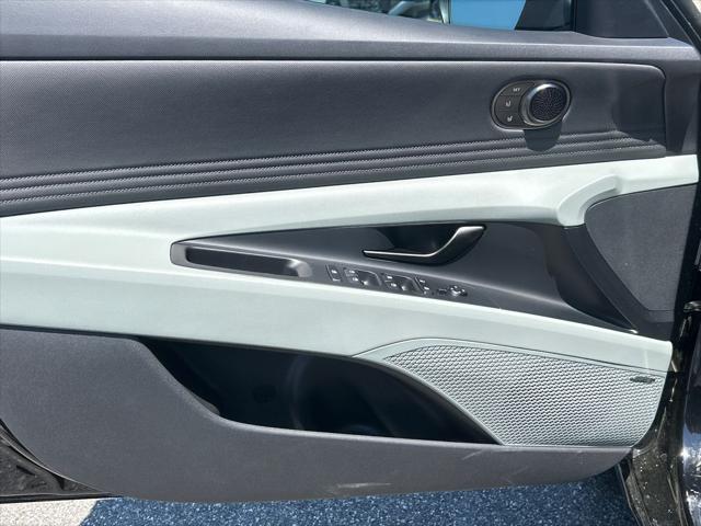 2025 Hyundai Elantra Hybrid Limited