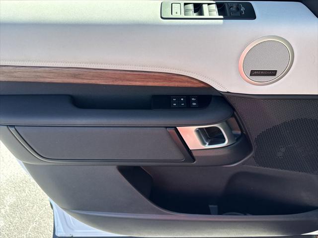 2025 Land Rover Discovery P300 S