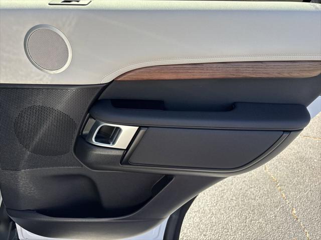 2025 Land Rover Discovery P300 S